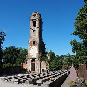 Show arena at the foot of the old abbey tower, 2022-06-28