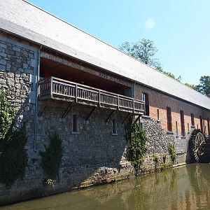 Large watermill building on the bank of the Dender river - Brewery and tavern, 2022-06-28