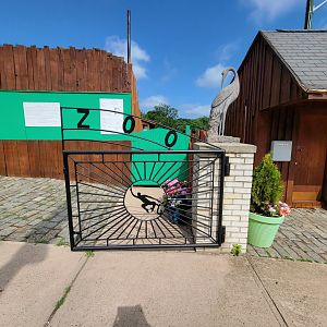 Lupa Zoo - Gate