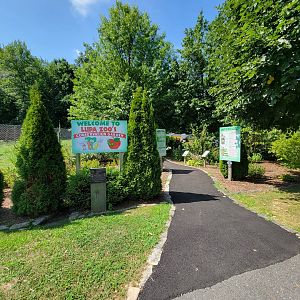 Lupa Zoo - Conservation garden