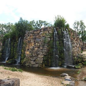 Waterfalls between the African savanna elephant and mixed savanna exhibits, 2022-06-28