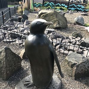 Sir Nils Olav statue