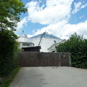 Elefantenhaus - Service access