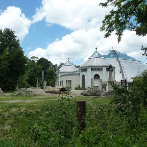 Elefantenhaus - Herd enclosure