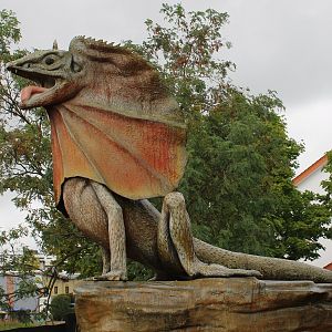 Frilled lizard statue