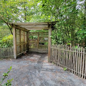 Salisbury - Hut for viewing the river