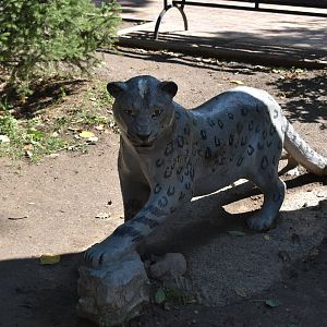 Snow leopard sculpture