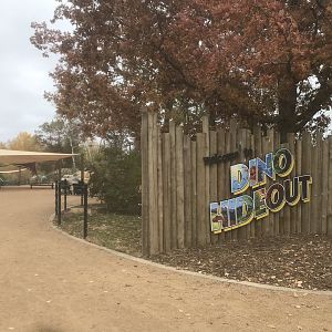 Dino Hideout - Entrance