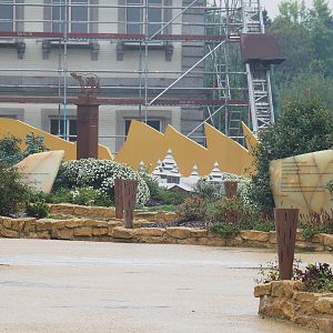 "Egg of the World" future entrance area - Road sign for and small representation of The Land of the Cold, 2022-09-14