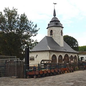 Petting zoo stable building, 2022-09-15