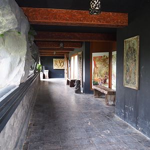 Gallery near Sulawesi crested macaque exhibit, 2022-09-15