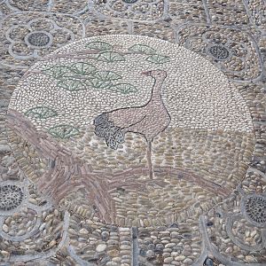 Ground mosaic of crane in Chinese viewing corridor, 2022-09-15
