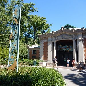 8/12/2022 - Madagascar! Entrance Area