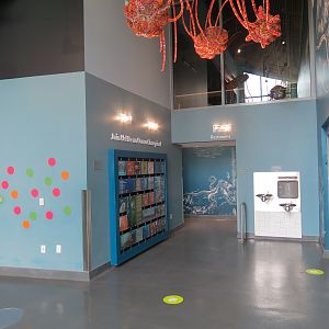 Pacific Seas Aquarium - Exit Lobby