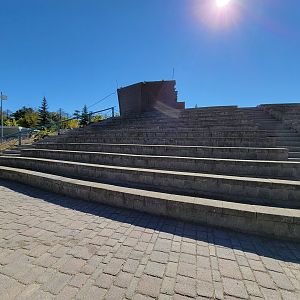 Aquarium du Quebec - Seal feeding show seating