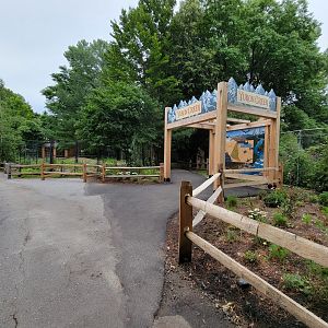 Stone Zoo 7/22 - Yukon Creek