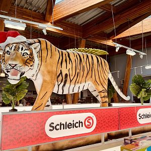 World’s largest Schleich figure?
