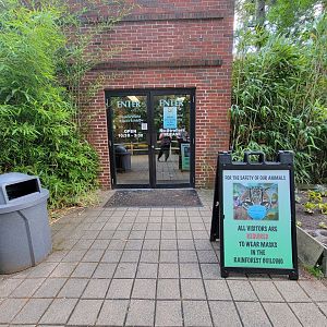 Beardsley 7/22 - Rainforest Building, entrance