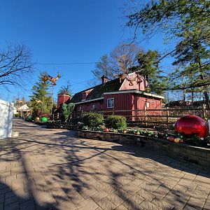 Elmwood Park - Farmyard