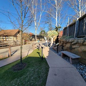Elmwood Park - Harmony Hideaway, entrance path