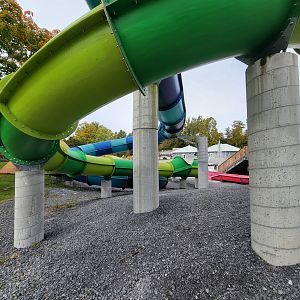 Parc Safari - Slides, path through water park to the animals