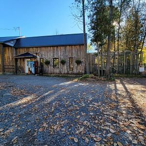 Miller Zoo - Parrot building