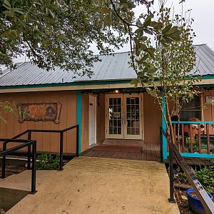 Main building/Gift Shop/Exit from inside the zoo