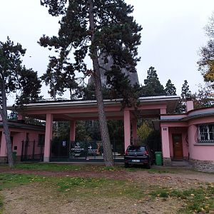 Old entrance at back of the zoo