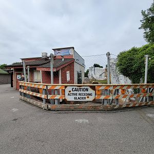 Louisville 5/22 - Glacier Run, left end of bear main yard