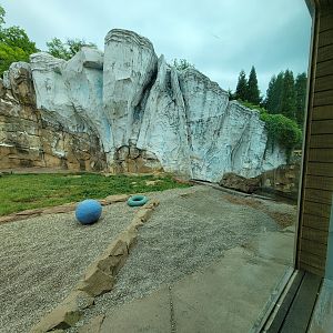 Louisville 5/22 - Glacier Run "community center", polar bear / brown bear exhibit