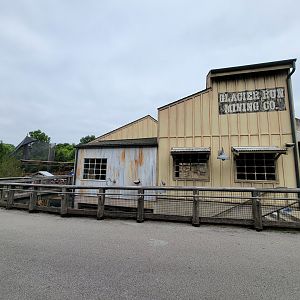 Louisville 5/22 - Glacier Run theming