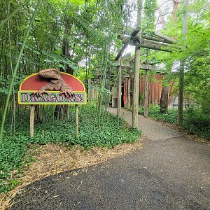 Cincinnati Zoo 5/22 - Dragons!, entrance