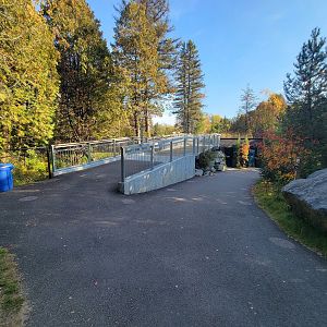 Zoo Sauvage 10/22 -  Laurentian Forest, left to outdoor areas, right to the beaver indoor viewing