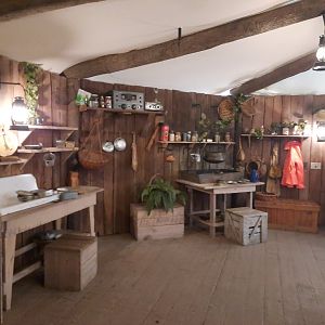 RainForest Research Hut