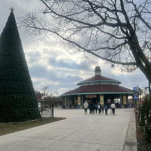 Zoo Plaza looking towards Carousel