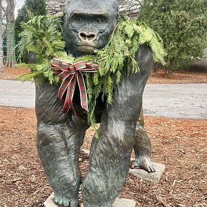 Zoo Art in front of Tropical House