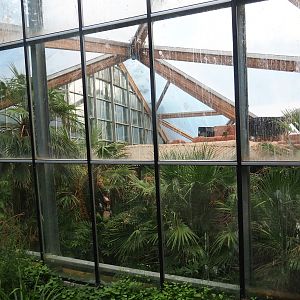 Lorikeet Landing seen from the outside, 2022-08-28