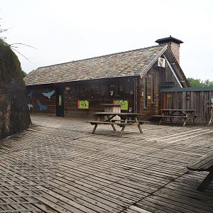 Education room, sitting area and walkway on top of the now former gift shop, 2022-08-20