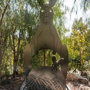 Walkabout Australia: Kangaroo statue photo-op