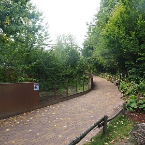 Walkway alongside European mink exhibits, 2022-08-20