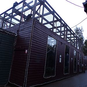 Black spider monkey enclosure 1.1.23