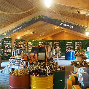 Gift shop, 2022-10-09