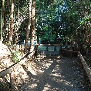 Capybara and Lowland tapir exhibit viewing area, 2022-10-09