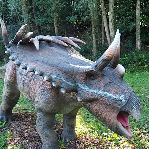 Dinosaur Weeks - Kosmoceratops sculpture, 2022-10-09