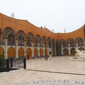 New entrance - Food and drink shops, 2023-05-15