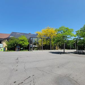 Rosamond Gifford - Outdoor Komodo dragon exhibit (has no top)