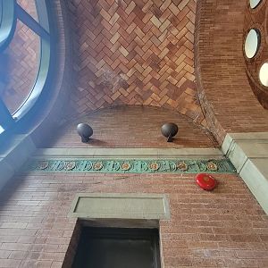 Bronx - Zoo Center, design details