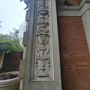 Bronx - Zoo Center, design details