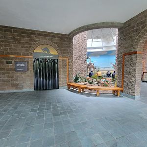 Bronx - Africa Trail, inside entrance to Carter Giraffe Building