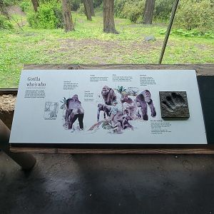 Bronx - Congo, signage in "Forest Edge View" (not part of the extra fee area)